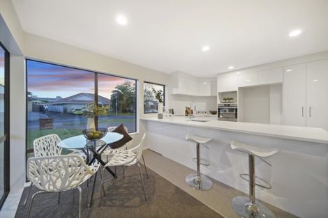 Photo of property in 1 Fencotie Place, Northpark, Auckland, 2013