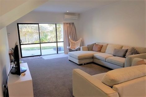 Photo of property in 3 Oak Avenue, Paremata, Porirua, 5024