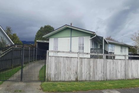 Photo of property in 50 Aniseed Grove, Timberlea, Upper Hutt, 5018