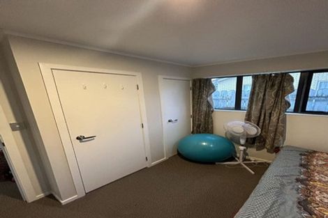 Photo of property in 2 Cranberry Place, Bucklands Beach, Auckland, 2012