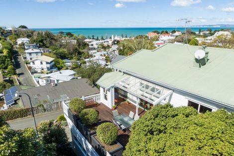 Photo of property in 18 Sealy Road, Bluff Hill, Napier, 4110
