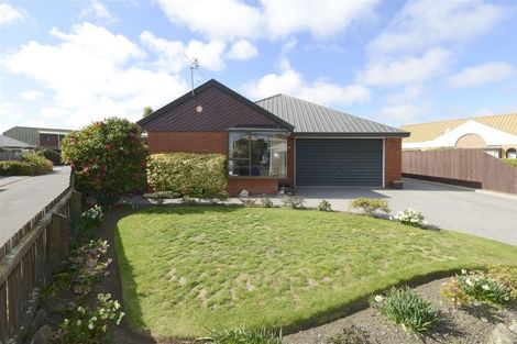 Photo of property in 1/15 Kamahi Place, Bishopdale, Christchurch, 8051