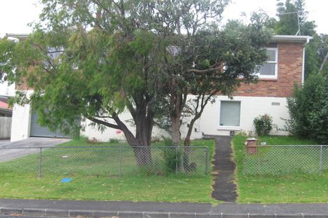 Photo of property in 2/10 Wykeham Place, Glenfield, Auckland, 0629