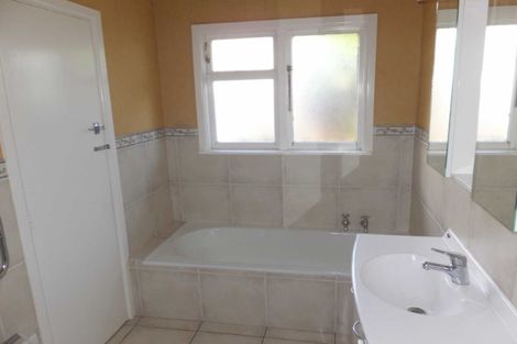 Photo of property in 5 Gladson Avenue, Sockburn, Christchurch, 8042