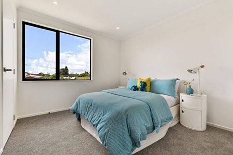Photo of property in 12b Titoki Street, Te Atatu Peninsula, Auckland, 0610