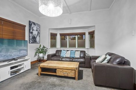 Photo of property in 1/305 Lake Road, Hauraki, Auckland, 0622