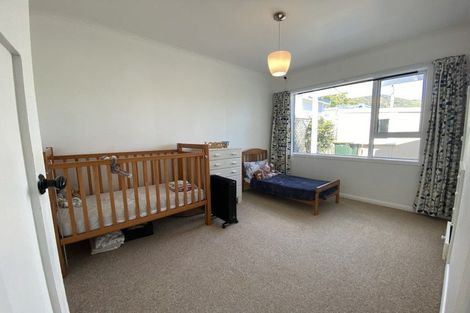 Photo of property in 18 Kauri Street, Eastbourne, Lower Hutt, 5013