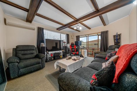 Photo of property in 5 Union Street, Merrilands, New Plymouth, 4312