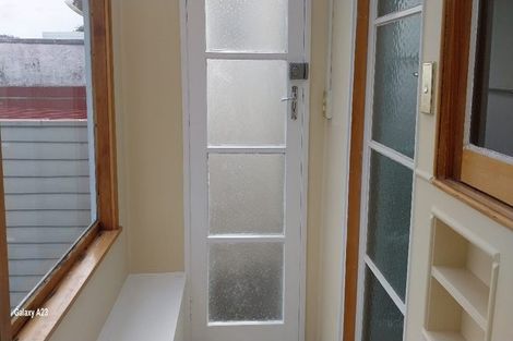 Photo of property in 15 Herald Terrace, Berhampore, Wellington, 6023