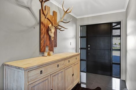 Photo of property in 5 Te Arakete Place, Hurworth, New Plymouth, 4310