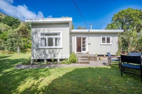 Photo of property in 7 Factory Road, Little Akaloa, 7583