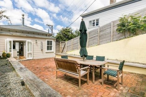 Photo of property in 22 Poplar Grove, Thorndon, Wellington, 6011