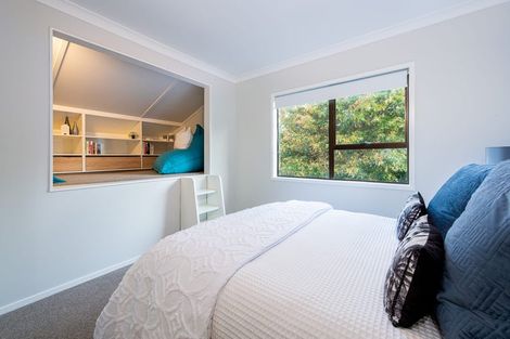 Photo of property in 8a Westbourne Road, Murrays Bay, Auckland, 0630