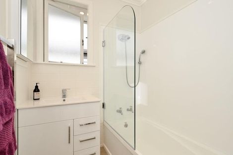 Photo of property in 74 Pooks Road, Ranui, Auckland, 0612