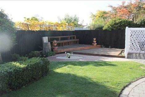 Photo of property in 2/8 Montclare Avenue, Ilam, Christchurch, 8041