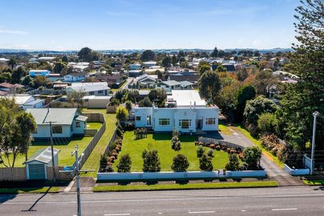 Photo of property in 330 South Road, Hawera, 4610