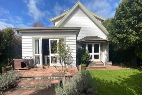 Photo of property in 4 Thorrington Road, Cashmere, Christchurch, 8022