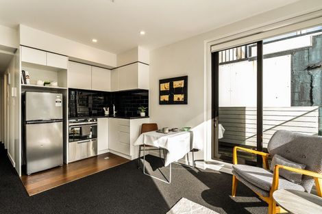 Photo of property in Alpha Apartments, 204/4 Elizabeth Street, Mount Victoria, Wellington, 6011