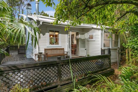 Photo of property in 332 Huia Road, Titirangi, Auckland, 0604