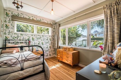 Photo of property in 200 Queen Street, Northcote Point, Auckland, 0627