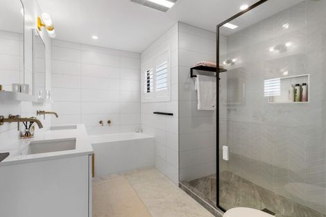 Photo of property in 6 Bevyn Street, Castor Bay, Auckland, 0620