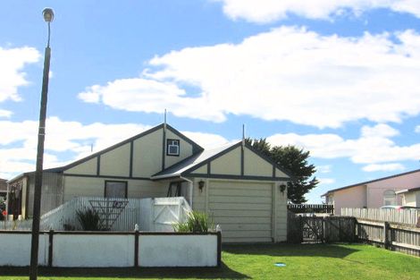 Photo of property in 43 Thomas Place, Foxton Beach, Foxton, 4815