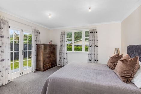Photo of property in 37 Tuatoru Street, Eastbourne, Lower Hutt, 5013