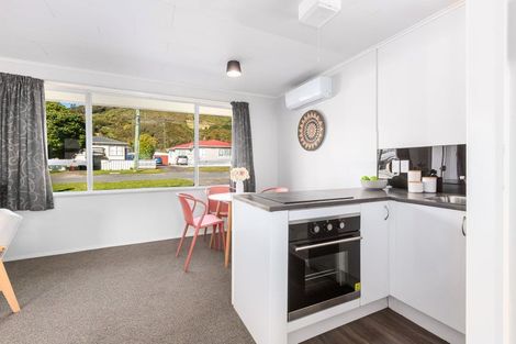 Photo of property in 2/46 Wood Street, Wainuiomata, Lower Hutt, 5014