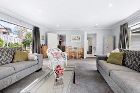 Photo of property in 7 Jomard Terrace, Northcross, Auckland, 0632