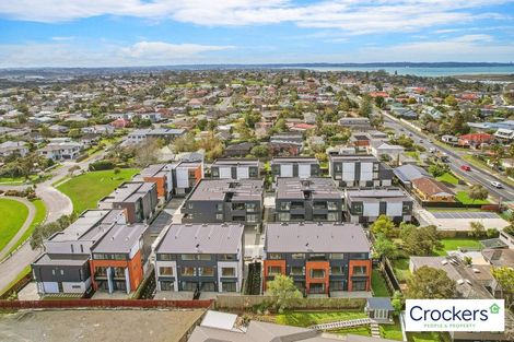 Photo of property in 2/2 Treasure Lane, Te Atatu South, Auckland, 0610
