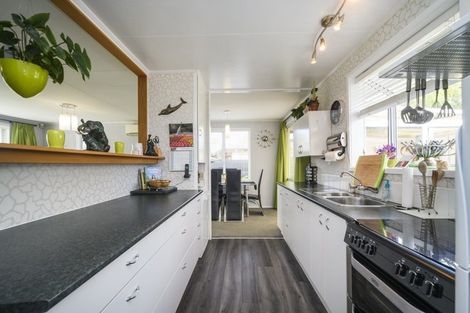 Photo of property in 64 Apollo Parade, Milson, Palmerston North, 4414