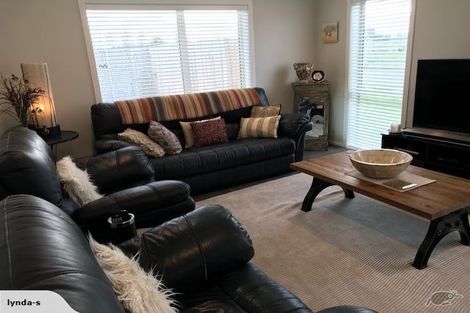 Photo of property in 29 Feist Street, Carterton, 5713