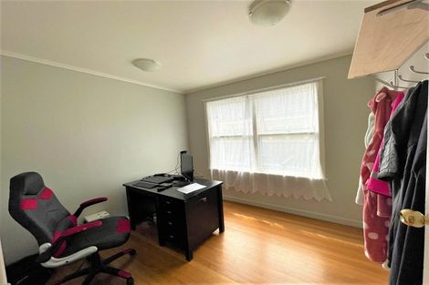 Photo of property in 9 Malcolm Place, Mangere East, Auckland, 2024