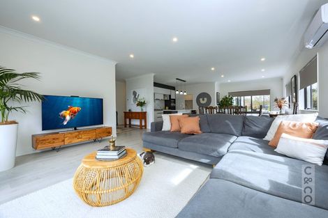 Photo of property in 58 Fruitlands Road, Kumeu, 0810