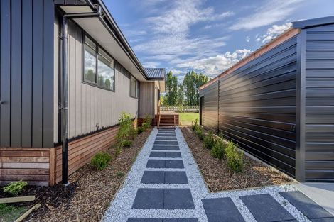 Photo of property in 15 Rubus Street, Wanaka, 9382