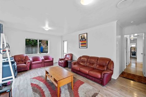 Photo of property in 10 Portrush Lane, Takanini, 2112