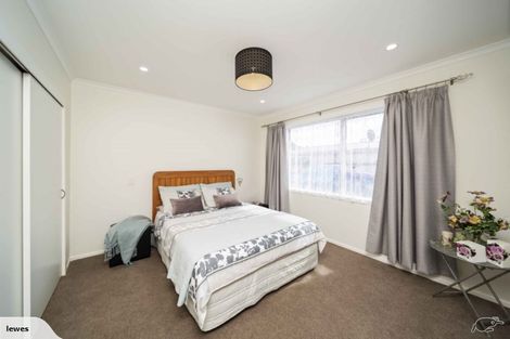 Photo of property in 13 Ambury Place, Merrilands, New Plymouth, 4312