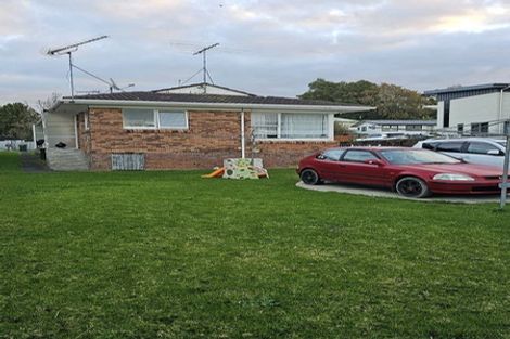 Photo of property in 1/21 Blenheim Street, Glenfield, Auckland, 0629