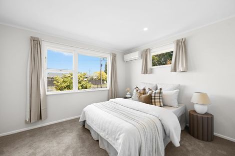 Photo of property in 1 Keitha Place, Glenview, Hamilton, 3206