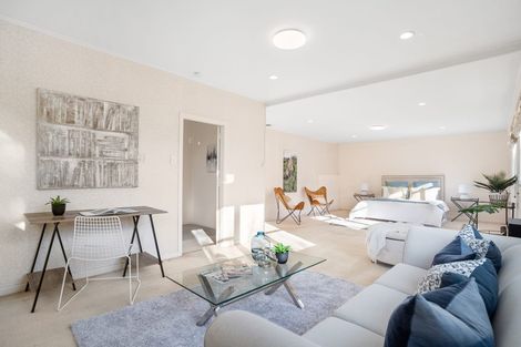 Photo of property in 25 The Crest, Sunnyhills, Auckland, 2010