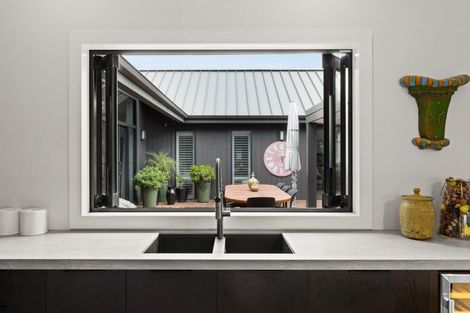 Photo of property in 58 Breadalbane Avenue, Havelock North, 4130