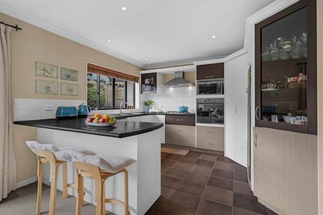Photo of property in 11 Gordal Place, Flat Bush, Auckland, 2016