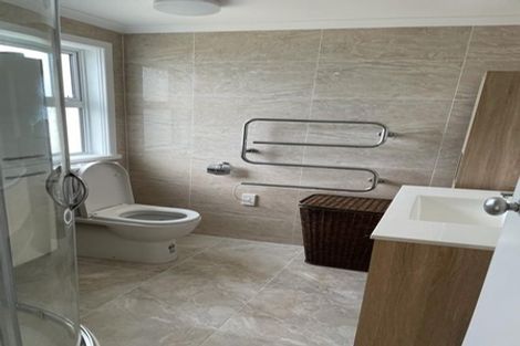 Photo of property in 16 Turville Crescent, Newlands, Wellington, 6037