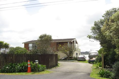 Photo of property in 52 The Terrace, Herald Island, Auckland, 0618