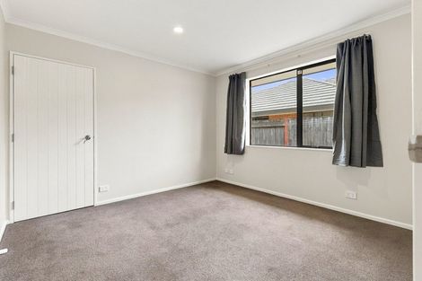 Photo of property in 21 Sorrento Place, Kelvin Grove, Palmerston North, 4414