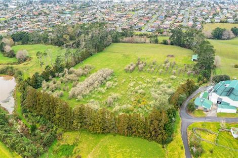 Photo of property in 19 Babich Road, Henderson Valley, Auckland, 0614