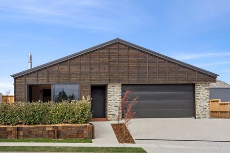 Photo of property in 42 Doug Ledgerwood Drive, Wanaka, 9305