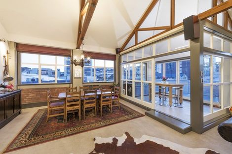 Photo of property in 5 Edge Hill, Mount Victoria, Wellington, 6011