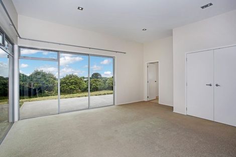 Photo of property in 58 Old Barn Road, Opaheke, Papakura, 2584