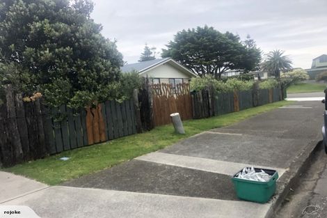 Photo of property in 128 Tutere Street, Waikanae Beach, Waikanae, 5036
